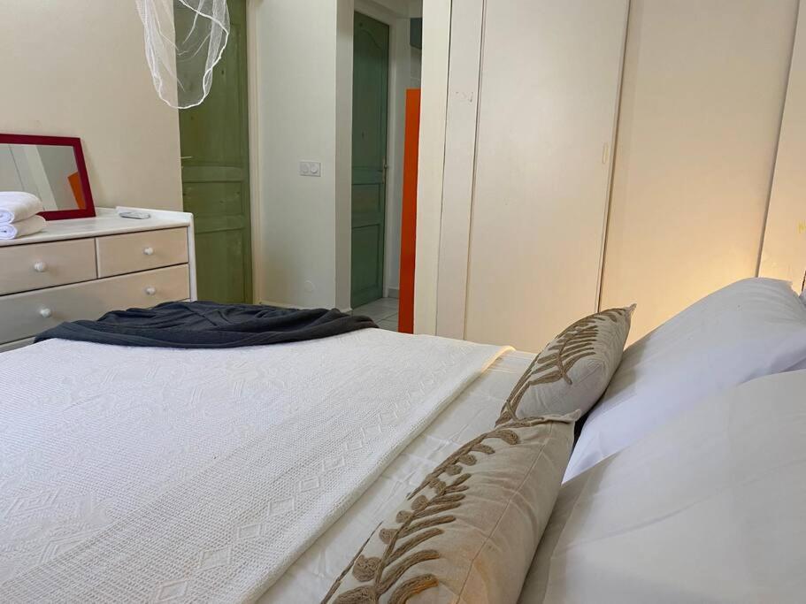 Oriane Elegance Creole A 4 Min Du Chu Et 10 Min De L'aeroport Holiday home *