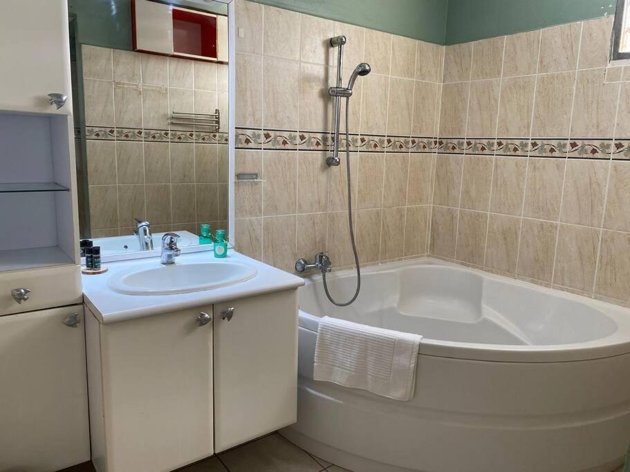 Holiday home Oriane Elegance Creole A 4 Min Du Chu Et 10 Min De L'aeroport